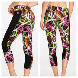 Fabletics Penzy Capri Leggings Tribal Geo Print Small 4 6 UPF 50